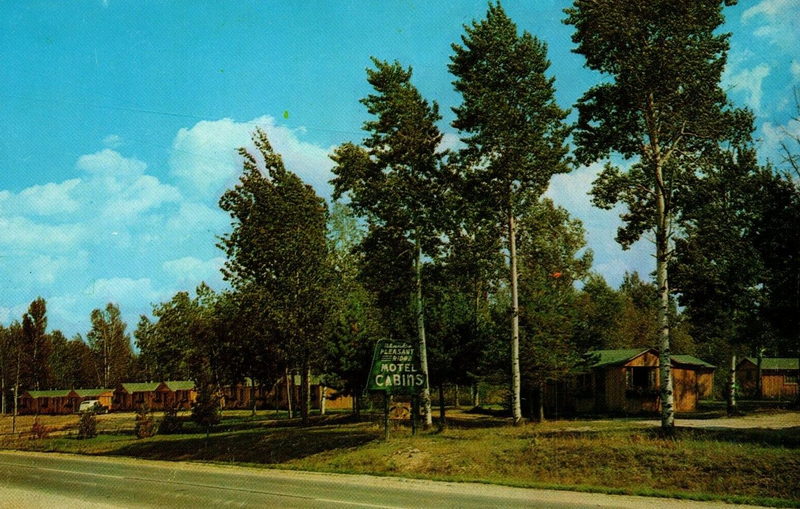 Blanks Pleasant Ridge Motel and Cabins - Vintage Postcard